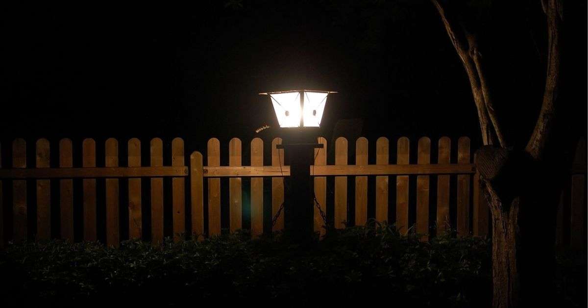 How to charge solar light